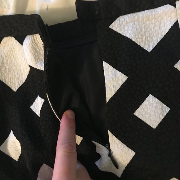 Geometric Print Wrap Skirt - Picture 5 of 5